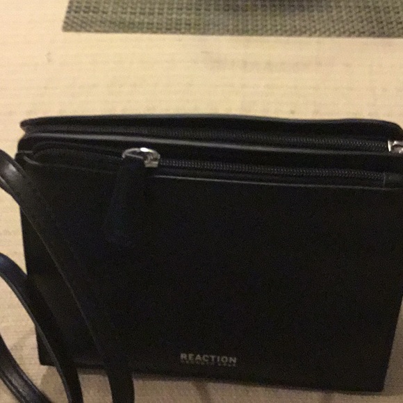 Brand New Reaction Cross Body Purse, Black, Snake pattern on Front - Picture 4 of 6